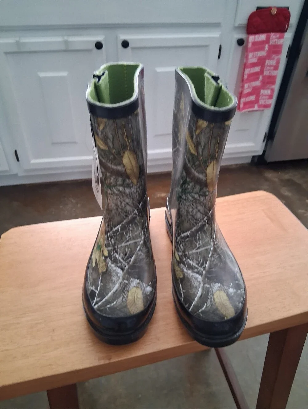 Nwts Magellan Outdoirs Kids Waterproof Camo Rain Boots in Green